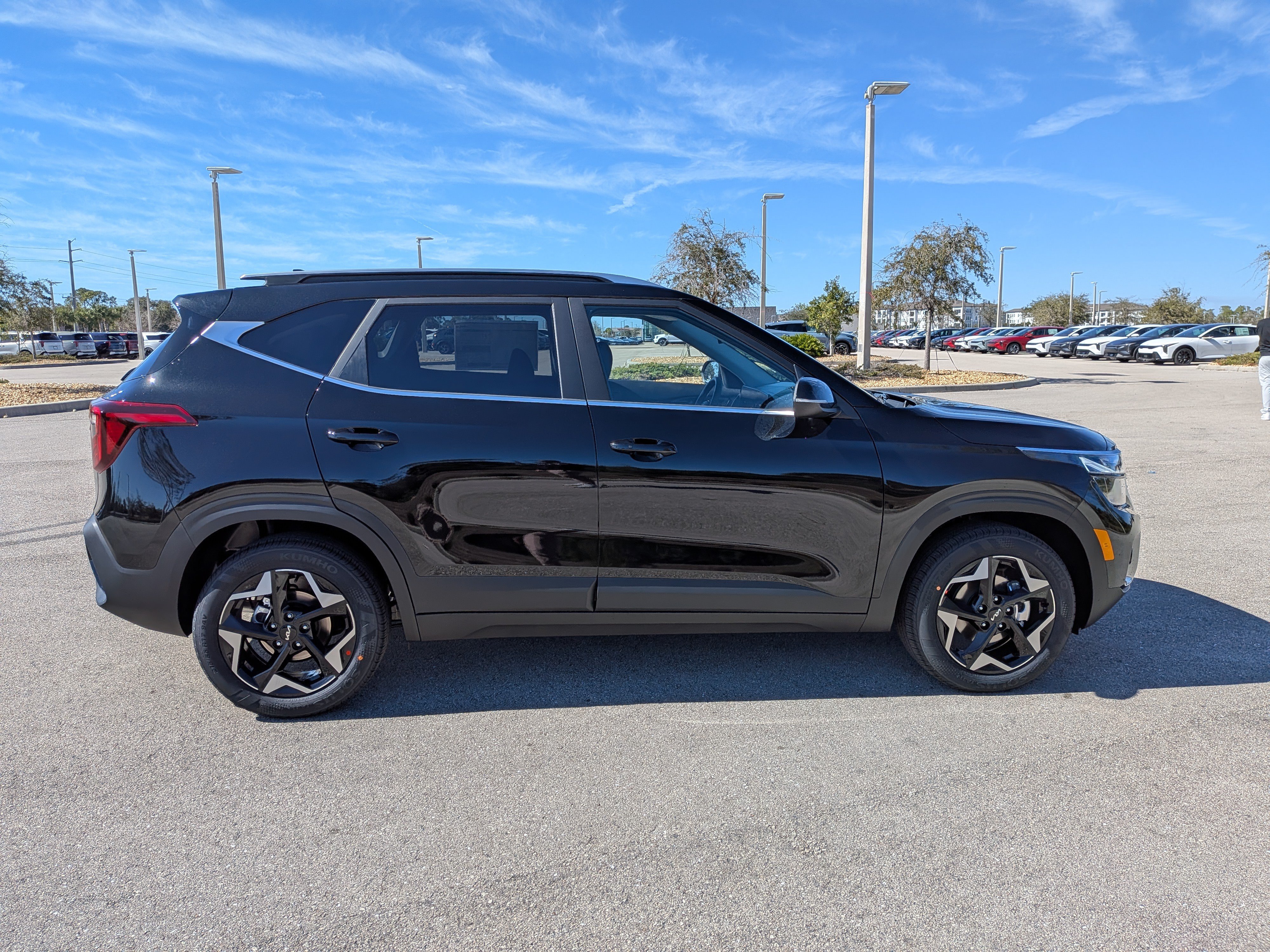New 2026 Kia Seltos EX FWD image 4