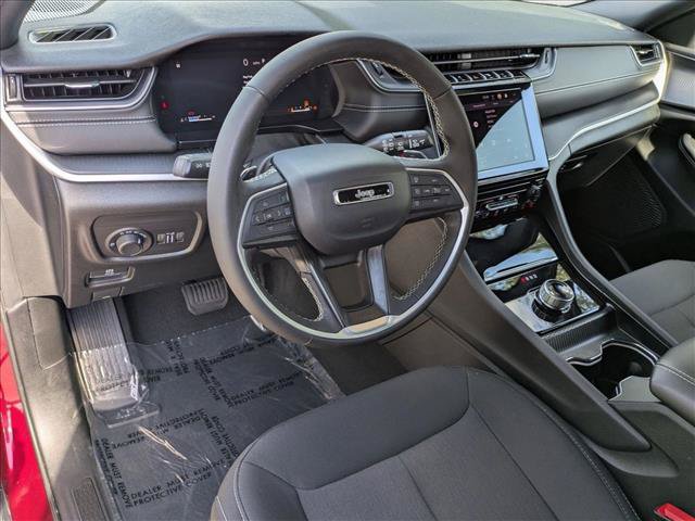 Used 2025 Jeep Grand Cherokee L Laredo AWD/4WD image 10