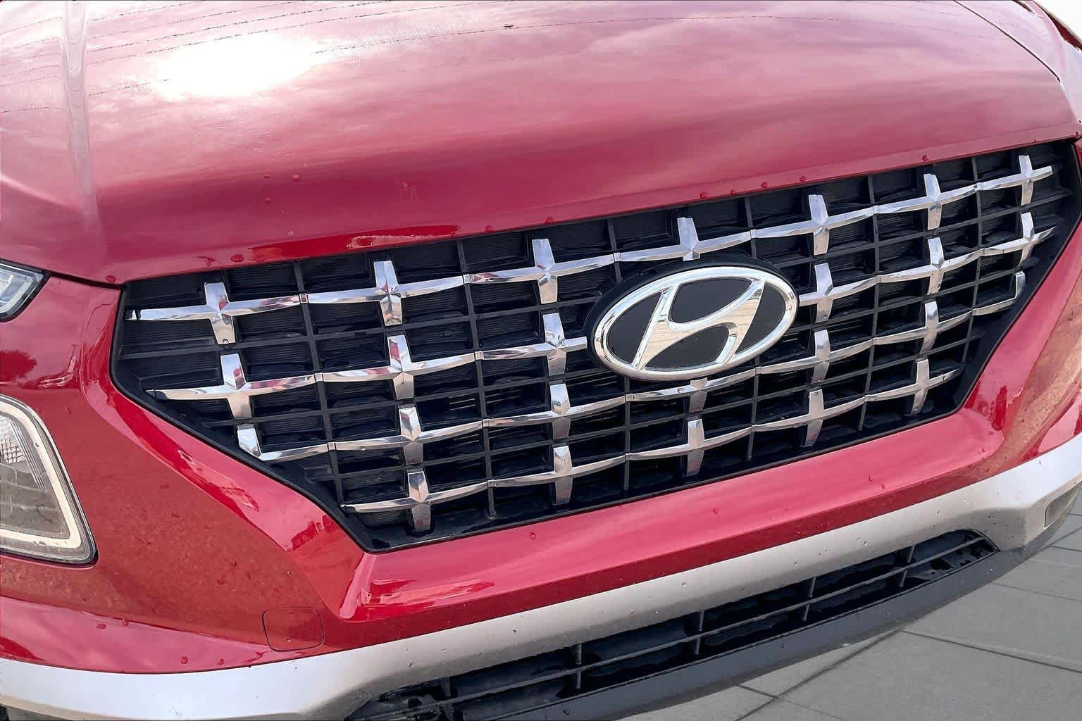 Used 2025 Hyundai Venue SEL FWD image 29
