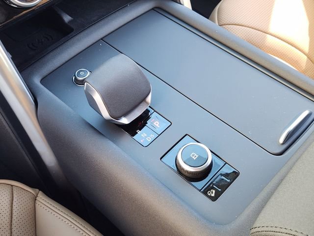New 2026 Land Rover Discovery Limited Edition image 15