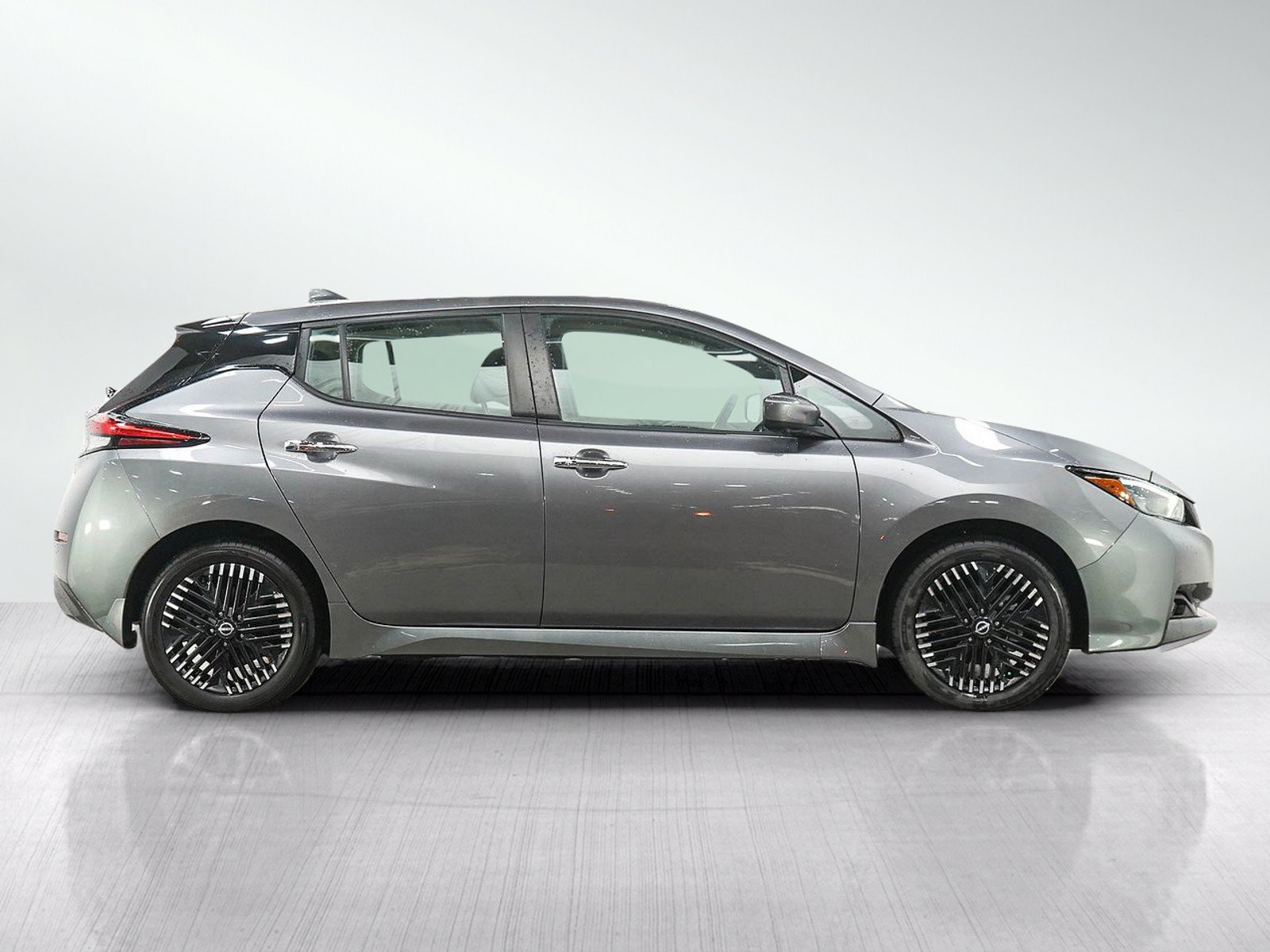 Used 2024 Nissan Leaf SV Plus FWD image 6