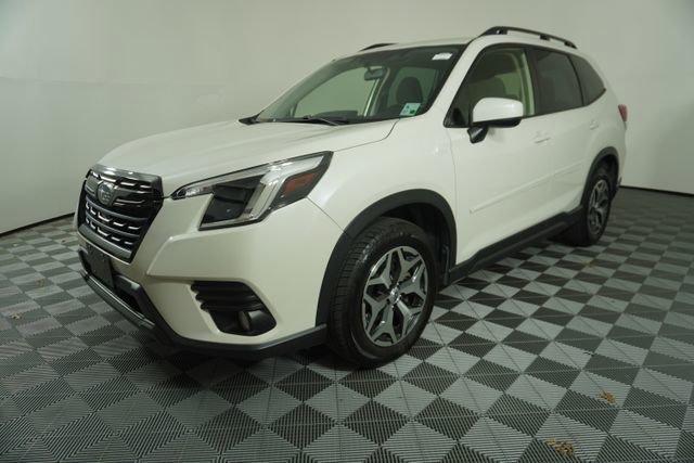 Certified 2022 Subaru Forester Premium image 3