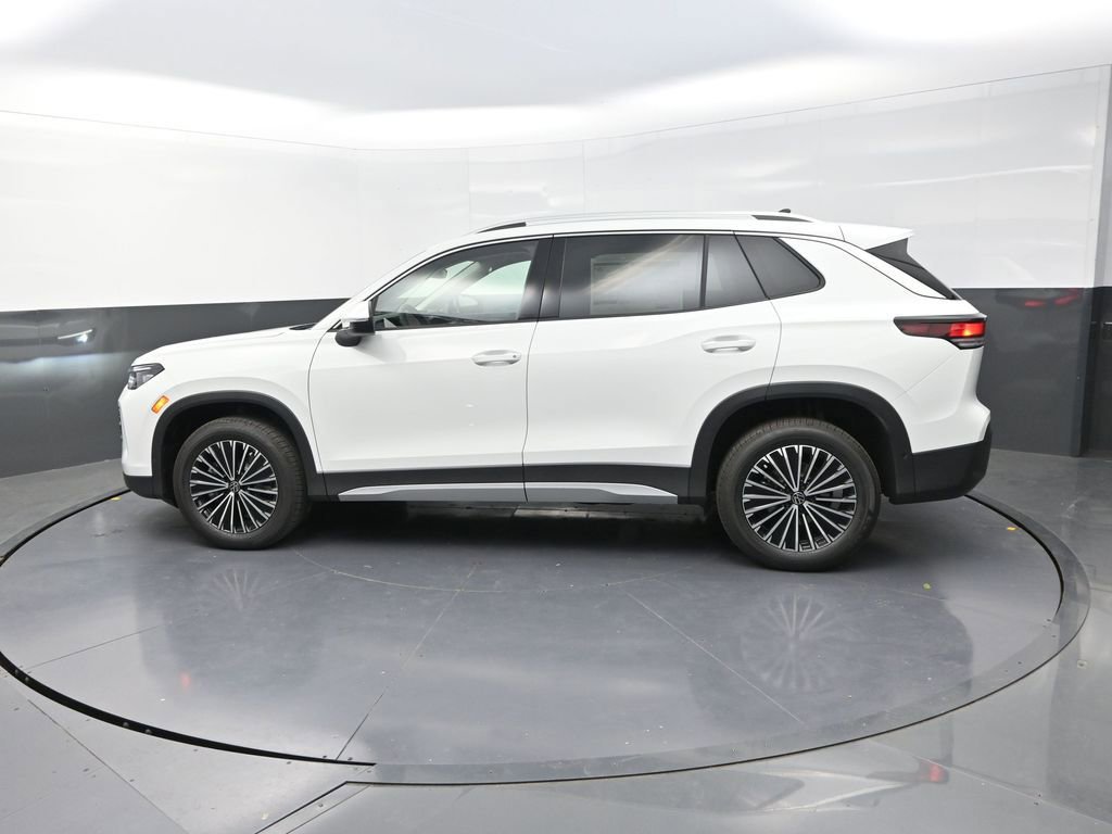 Used 2025 Volkswagen Tiguan S image 6