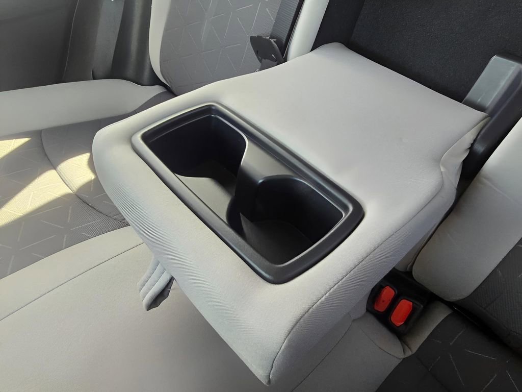 Used 2021 Toyota RAV4 XLE w/ Convenience Package image 30