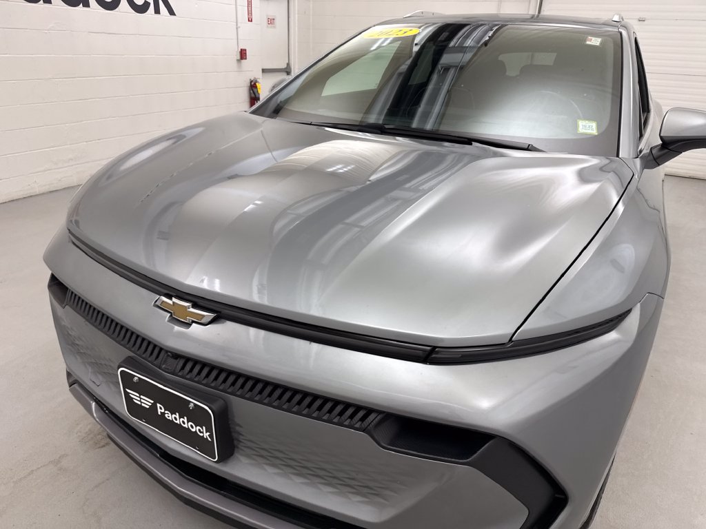 Used 2025 Chevrolet Equinox EV LT w/ Convenience Package II FWD image 11