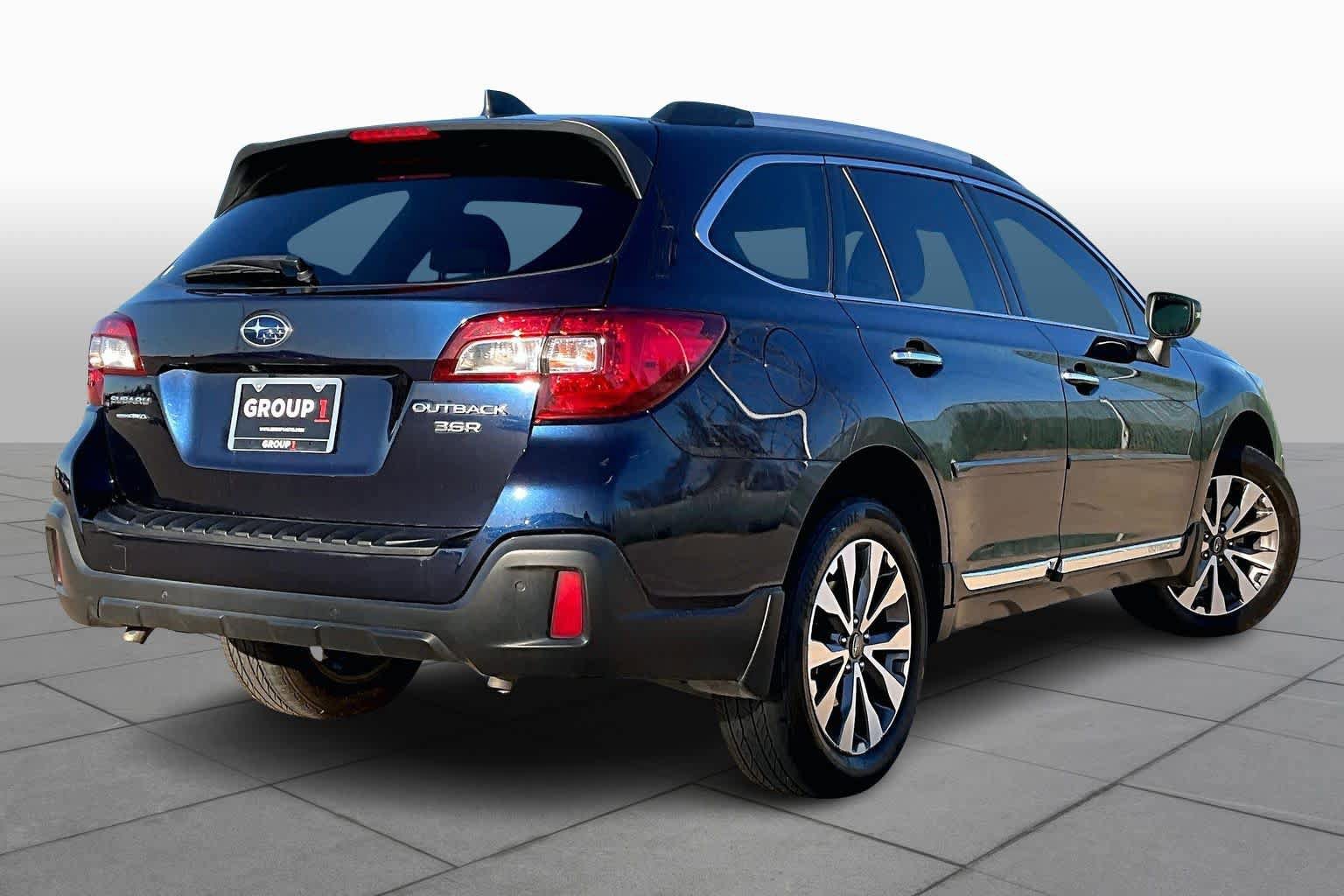 Used 2018 Subaru Outback 3.6R Touring AWD/4WD image 24