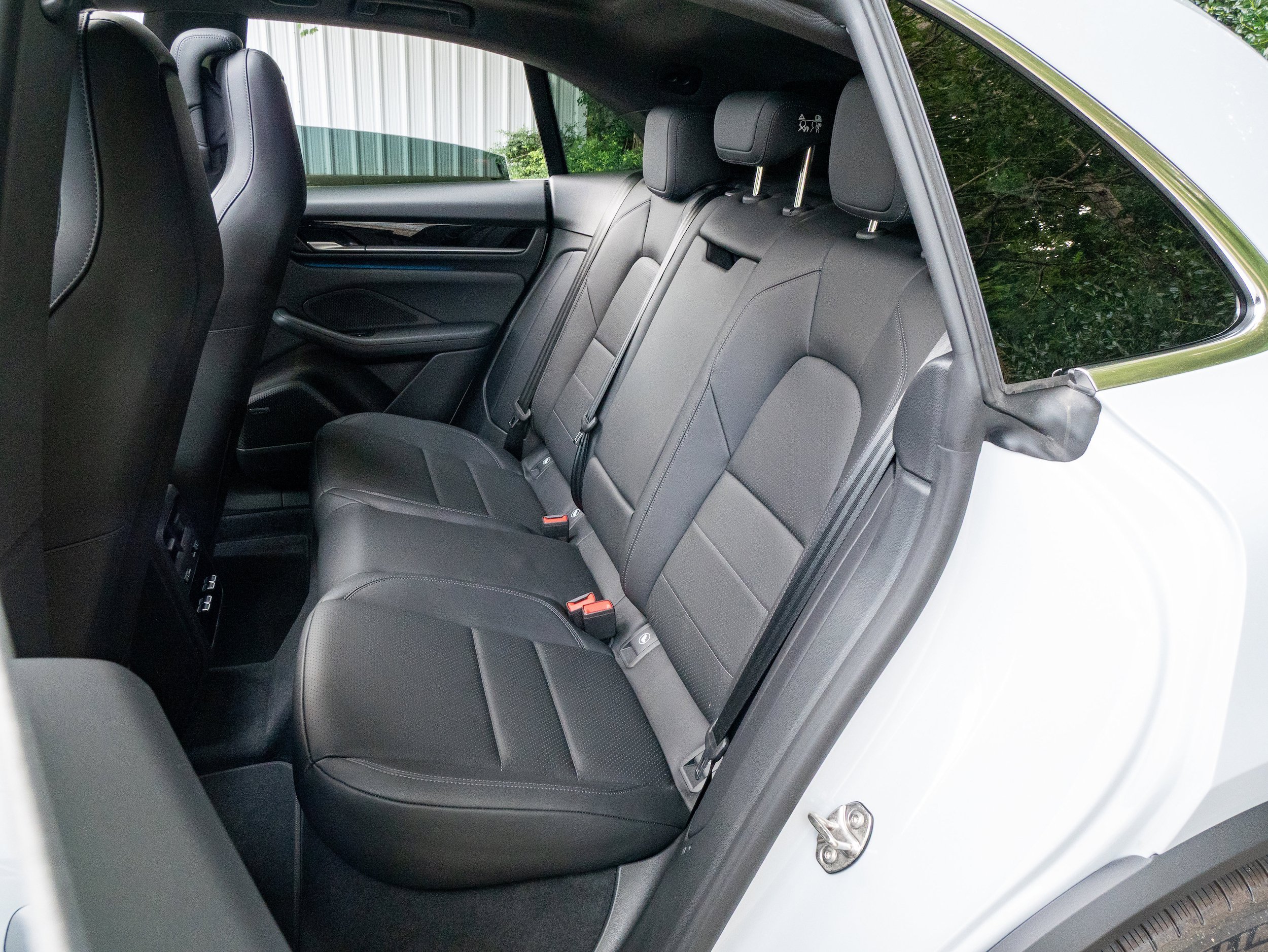 New 2025 Porsche Macan Electric RWD image 36