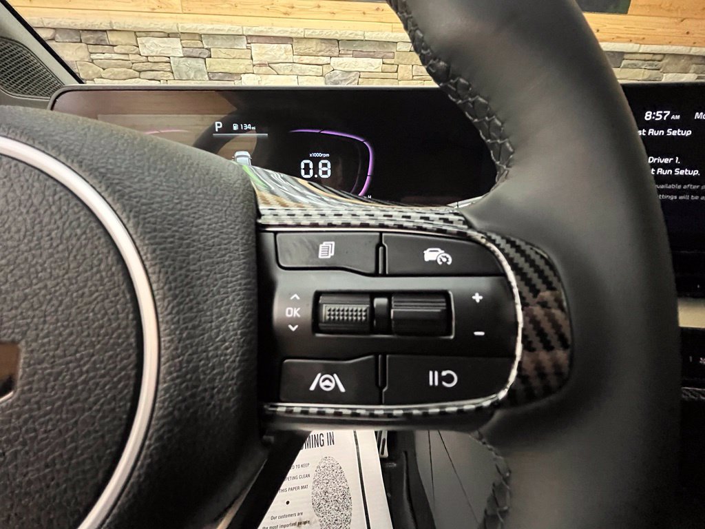 Used 2025 Kia Sportage EX AWD/4WD image 33