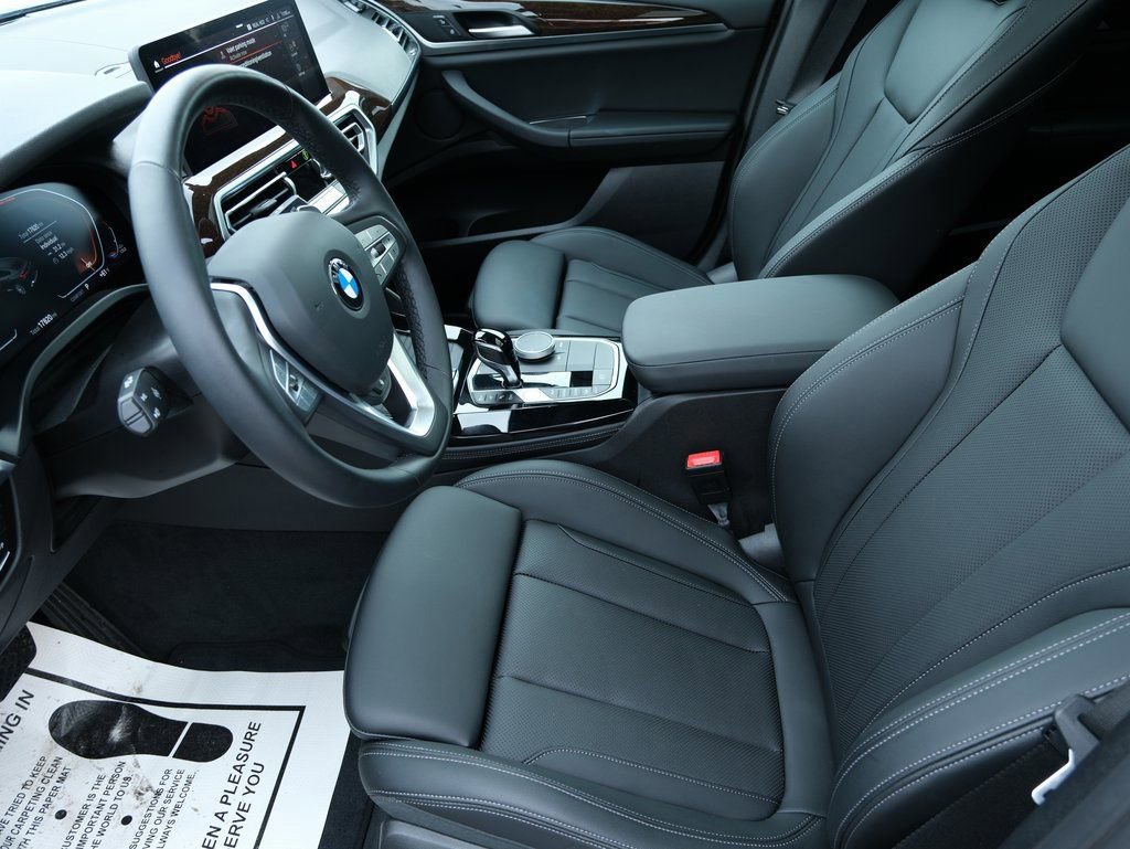 Used 2025 BMW X4 xDrive30i w/ Premium Package image 5