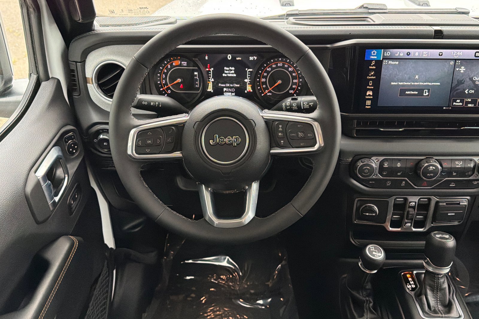 Used 2026 Jeep Wrangler Unlimited Sahara AWD/4WD image 13