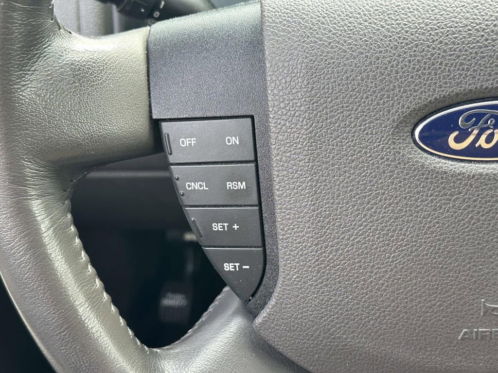 Used 2009 Ford Taurus X Limited FWD image 23