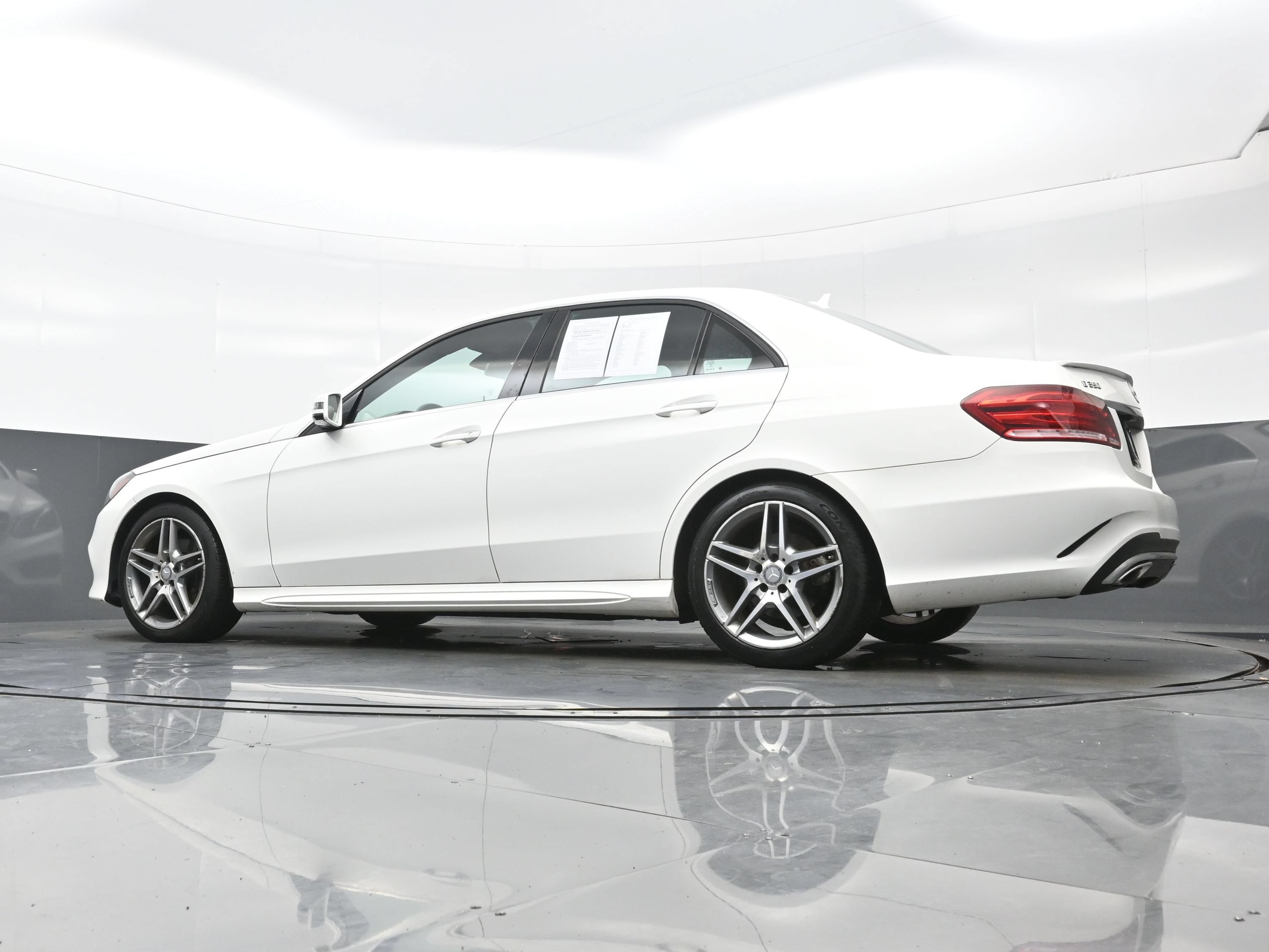 Used 2015 Mercedes-Benz E 350 4MATIC Sedan image 27