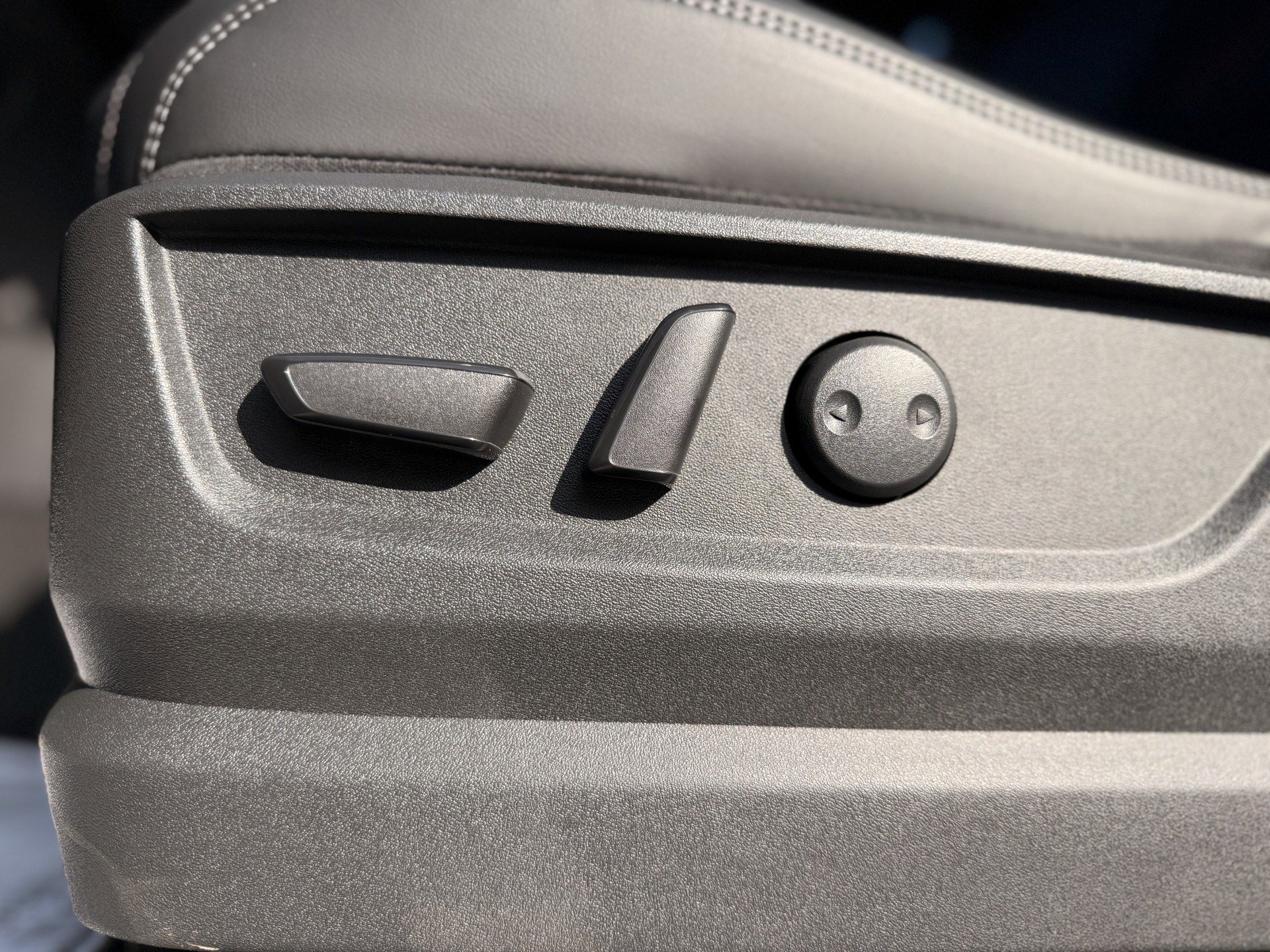 New 2026 Nissan Armada PRO-4X w/ Captain's Chari Seat Package image 14