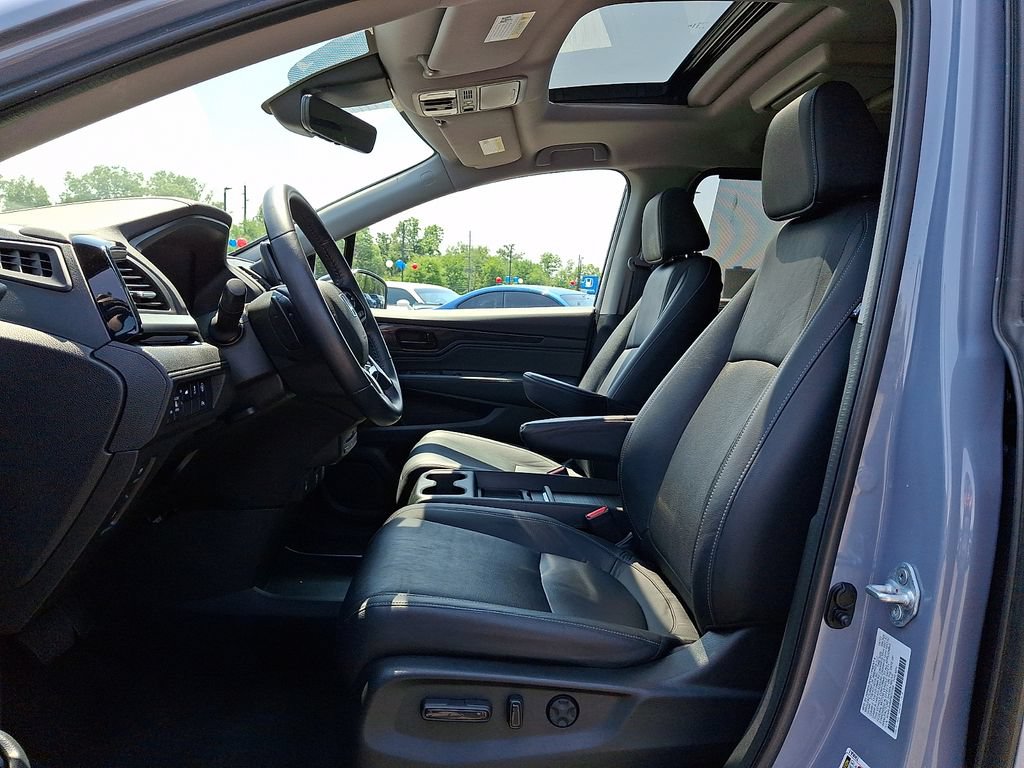 Used 2023 Honda Odyssey Touring image 13