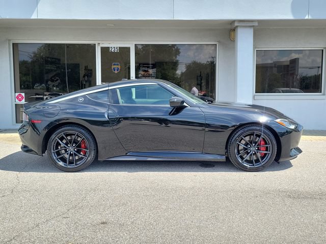Certified 2025 Nissan Z Performance w/ Floor Mat Package RWD image 2