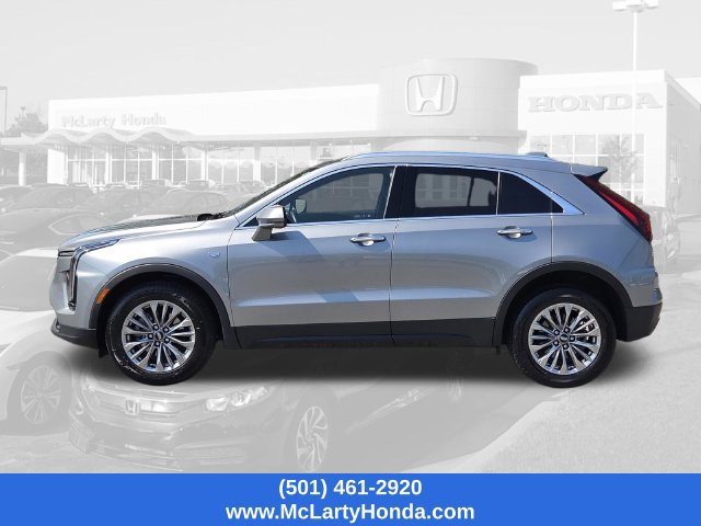 Used 2025 Cadillac XT4 Premium Luxury AWD/4WD image 2