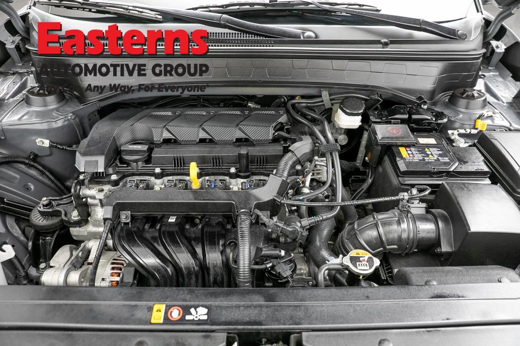 Used 2025 Hyundai Venue SEL FWD image 7