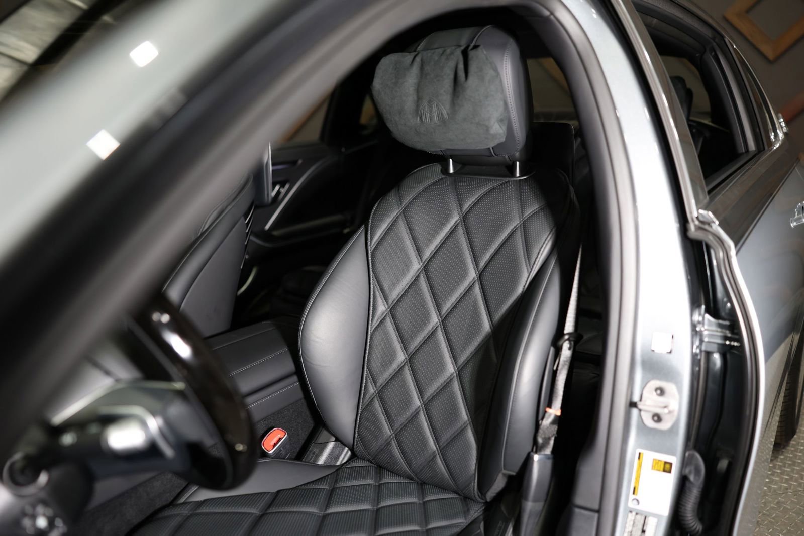 Used 2024 Mercedes-Benz Maybach S 580 4MATIC image 30