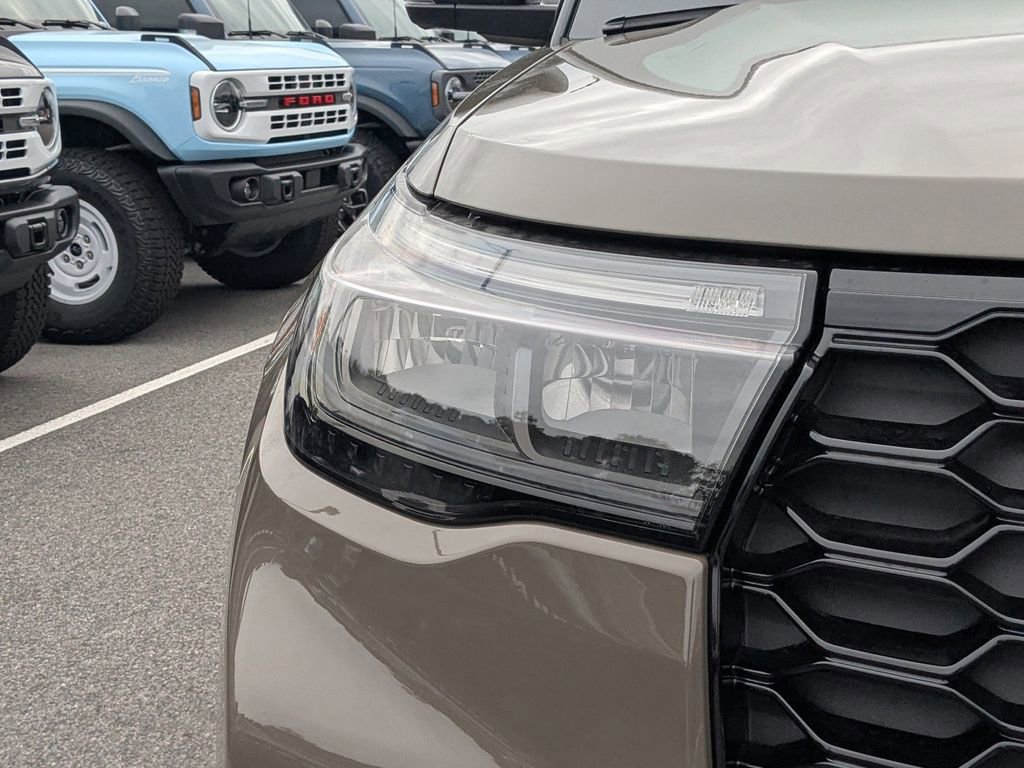 New 2026 Ford Explorer ST w/ Sun And Sound Package image 9