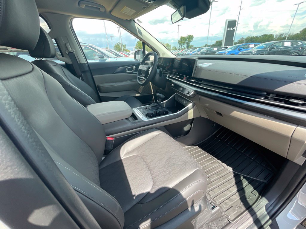 New 2027 Kia Carnival FWD image 28