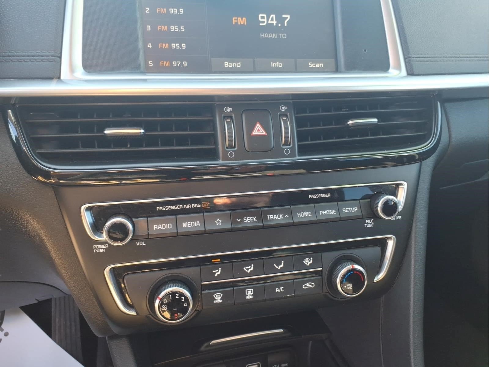 Used 2020 Kia Optima LX FWD image 18