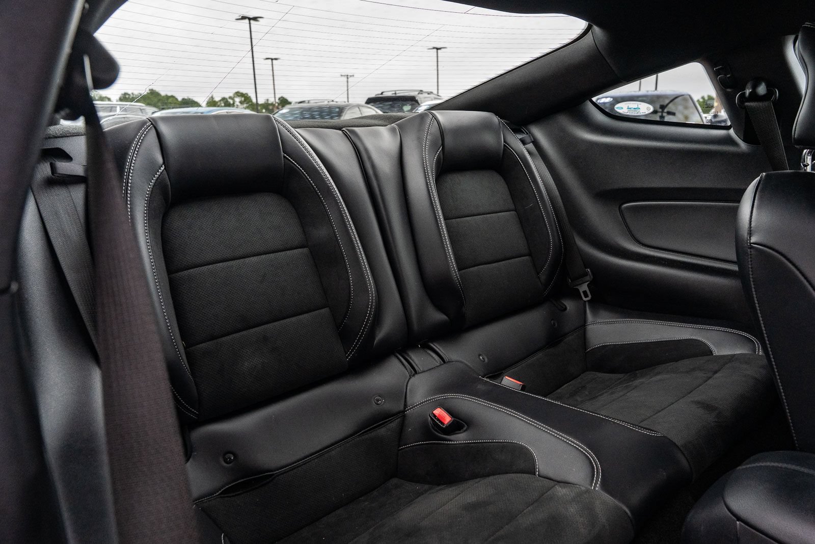Used 2016 Ford Mustang Shelby GT350 w/ Technology Package RWD image 17