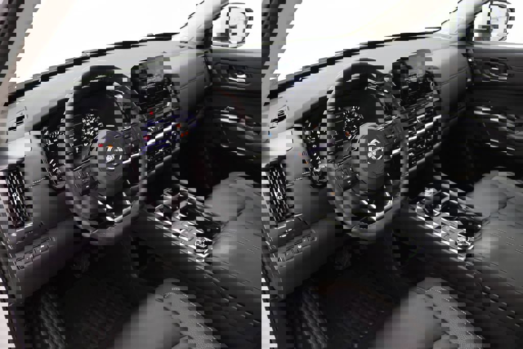 Used 2024 Nissan Pathfinder SL w/ SL Premium Package image 16