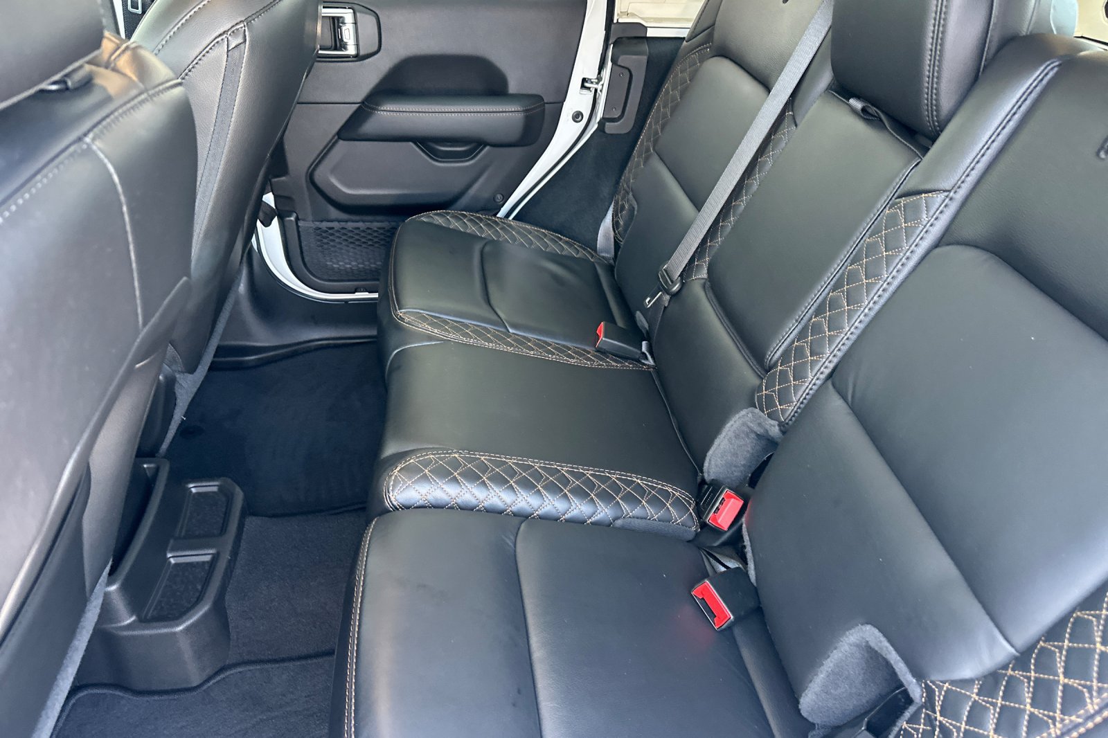Used 2022 Jeep Wrangler Unlimited Sahara AWD/4WD image 11