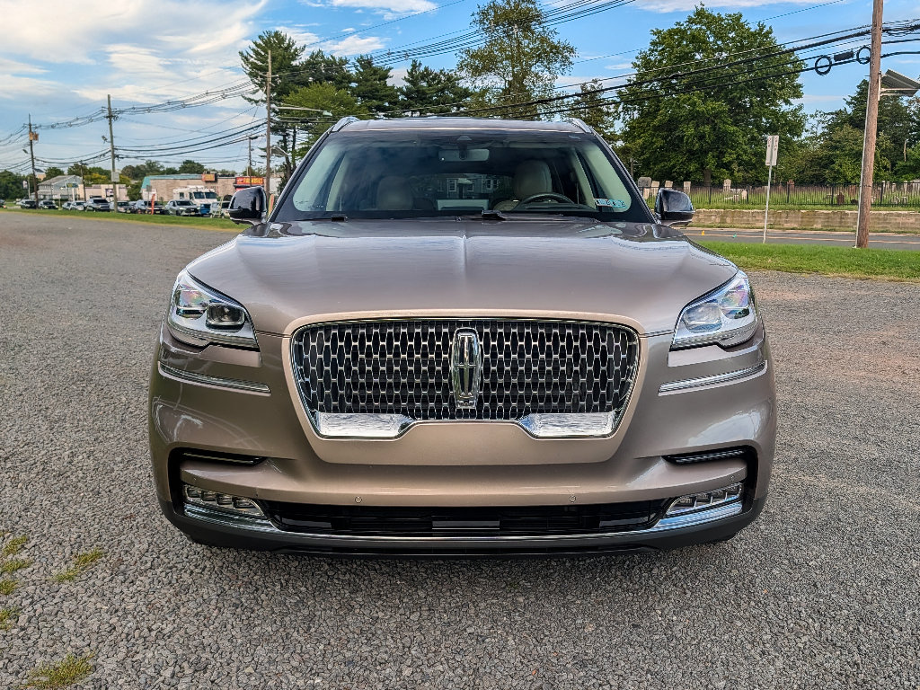 Used 2020 Lincoln Aviator Reserve w/ Equipment Group 202A AWD/4WD image 2