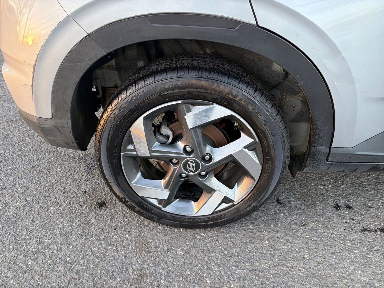 Used 2022 Hyundai Venue SEL FWD image 15
