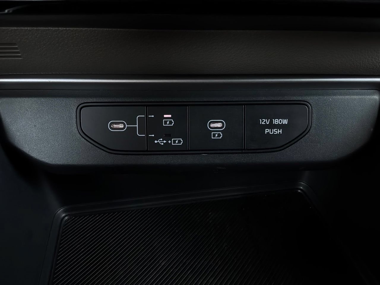 Used 2026 Kia Carnival FWD image 28