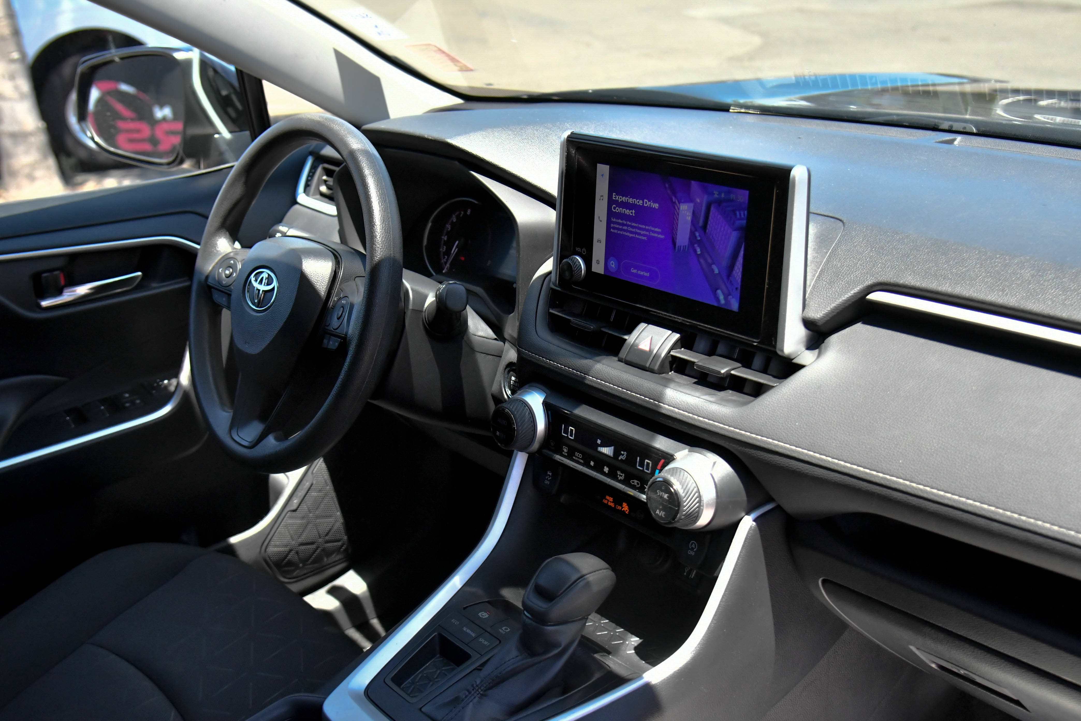 Used 2024 Toyota RAV4 XLE FWD image 45