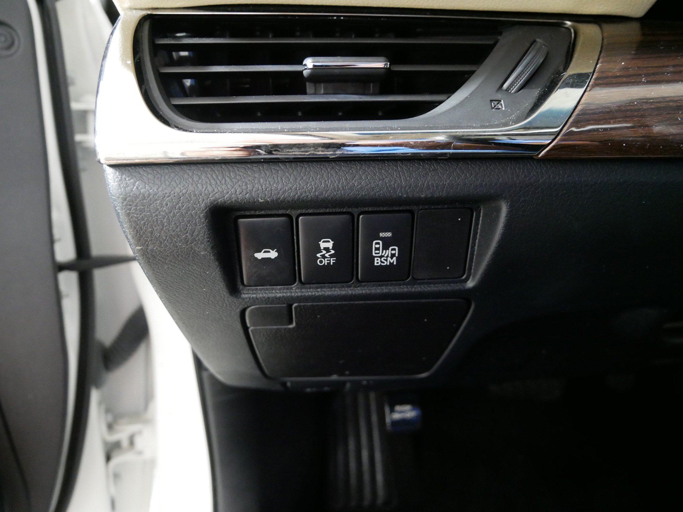 Used 2015 Toyota Avalon XLE Touring FWD image 26