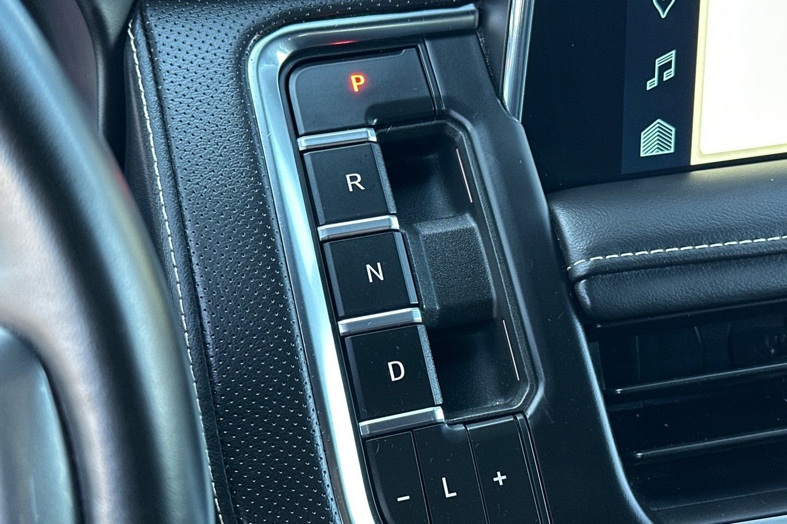 Used 2024 Chevrolet Tahoe Premier image 31