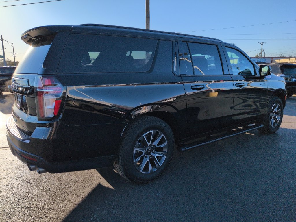 Used 2024 Chevrolet Suburban Z71 w/ Off-Road Capability Package AWD/4WD image 5