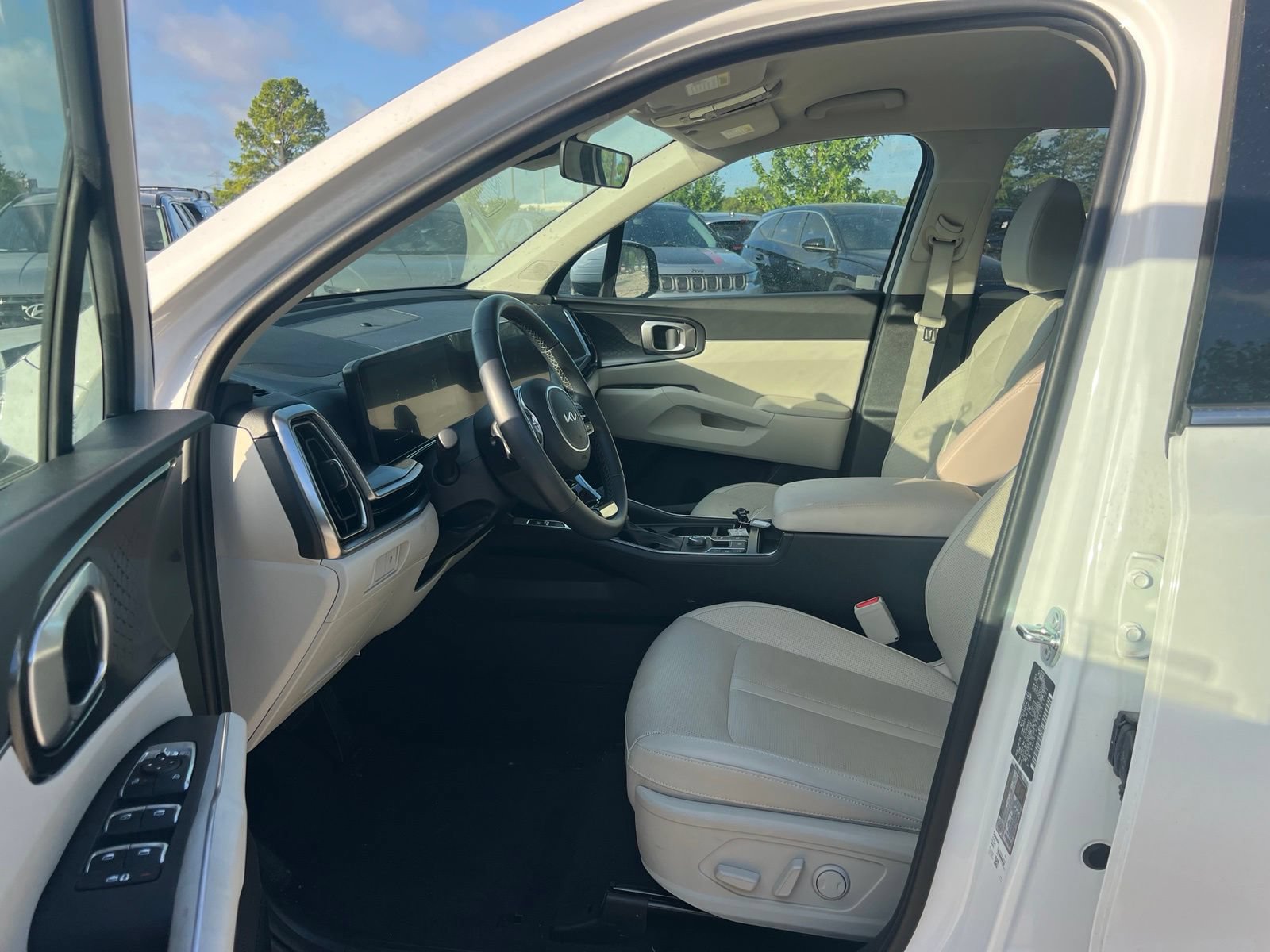 Used 2025 Kia Sorento S FWD image 22