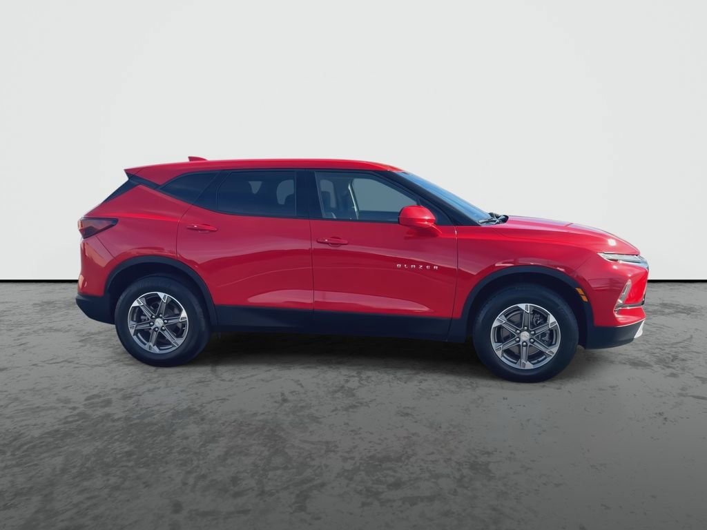 Used 2023 Chevrolet Blazer LT image 9