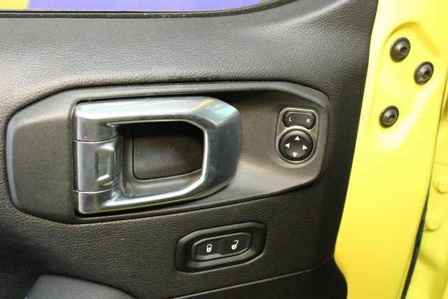 Used 2023 Jeep Wrangler Unlimited Sahara image 16