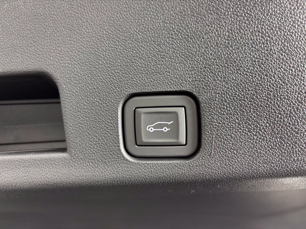 New 2027 Chevrolet Traverse Z71 w/ Driver Confidence Package AWD/4WD image 27