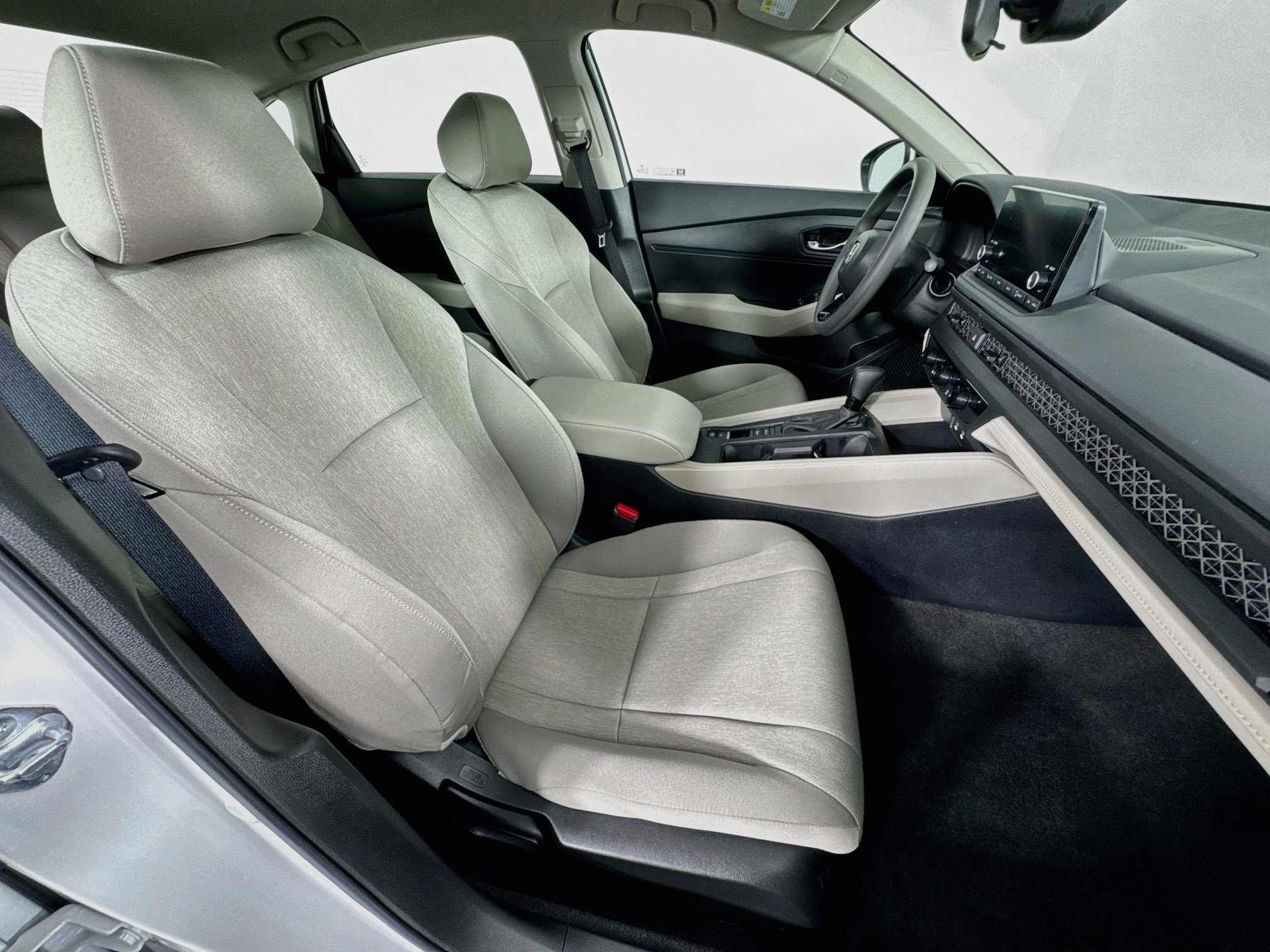 Used 2025 Honda Accord LX image 25