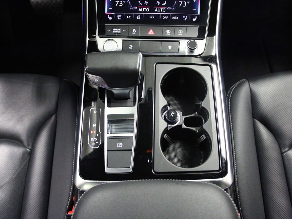 Used 2019 Audi Q8 Premium Plus w/ Premium Plus image 16