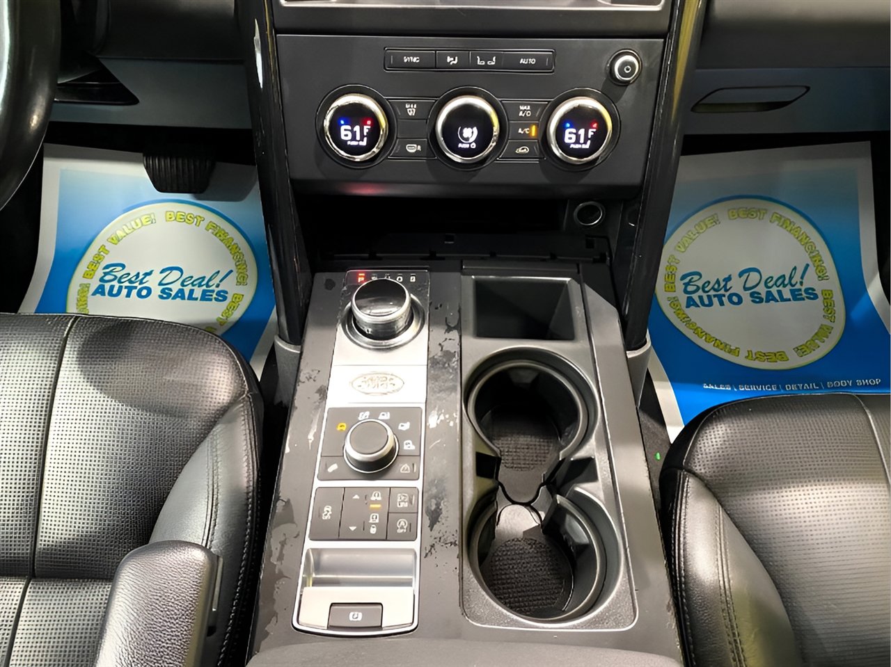 Used 2017 Land Rover Discovery SE image 18