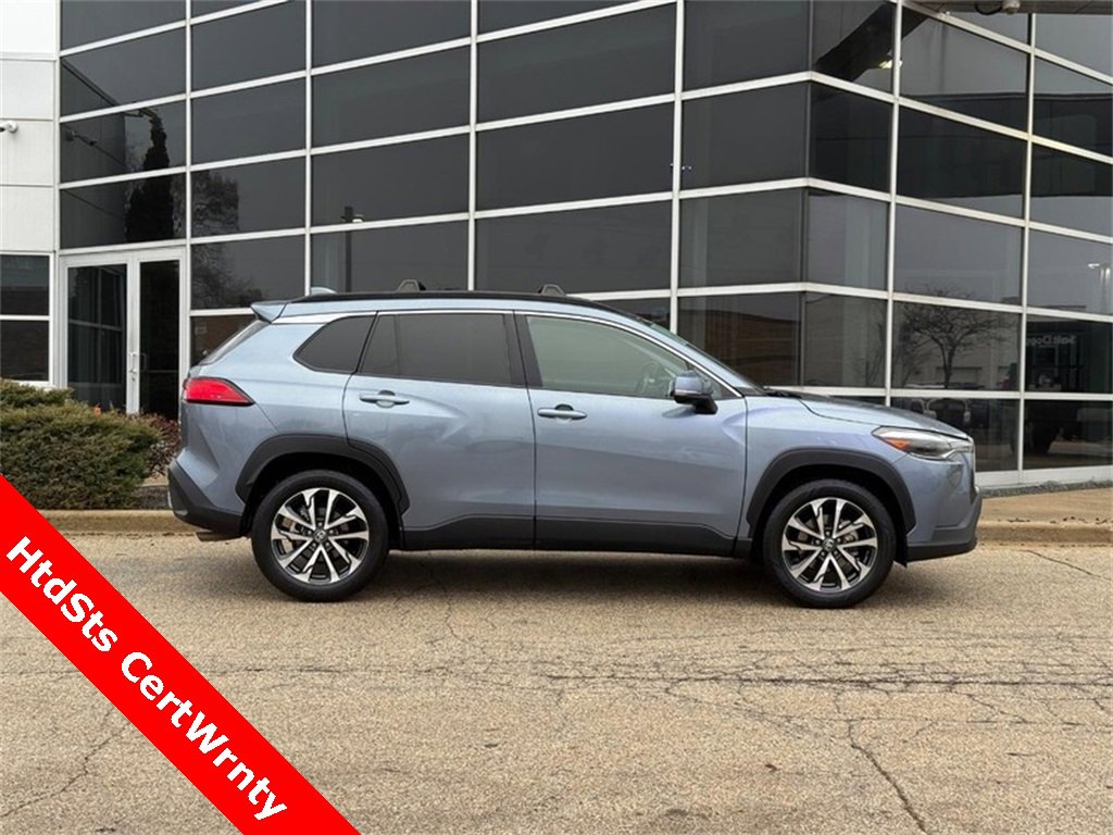 Used 2024 Toyota Corolla Cross XLE image 2