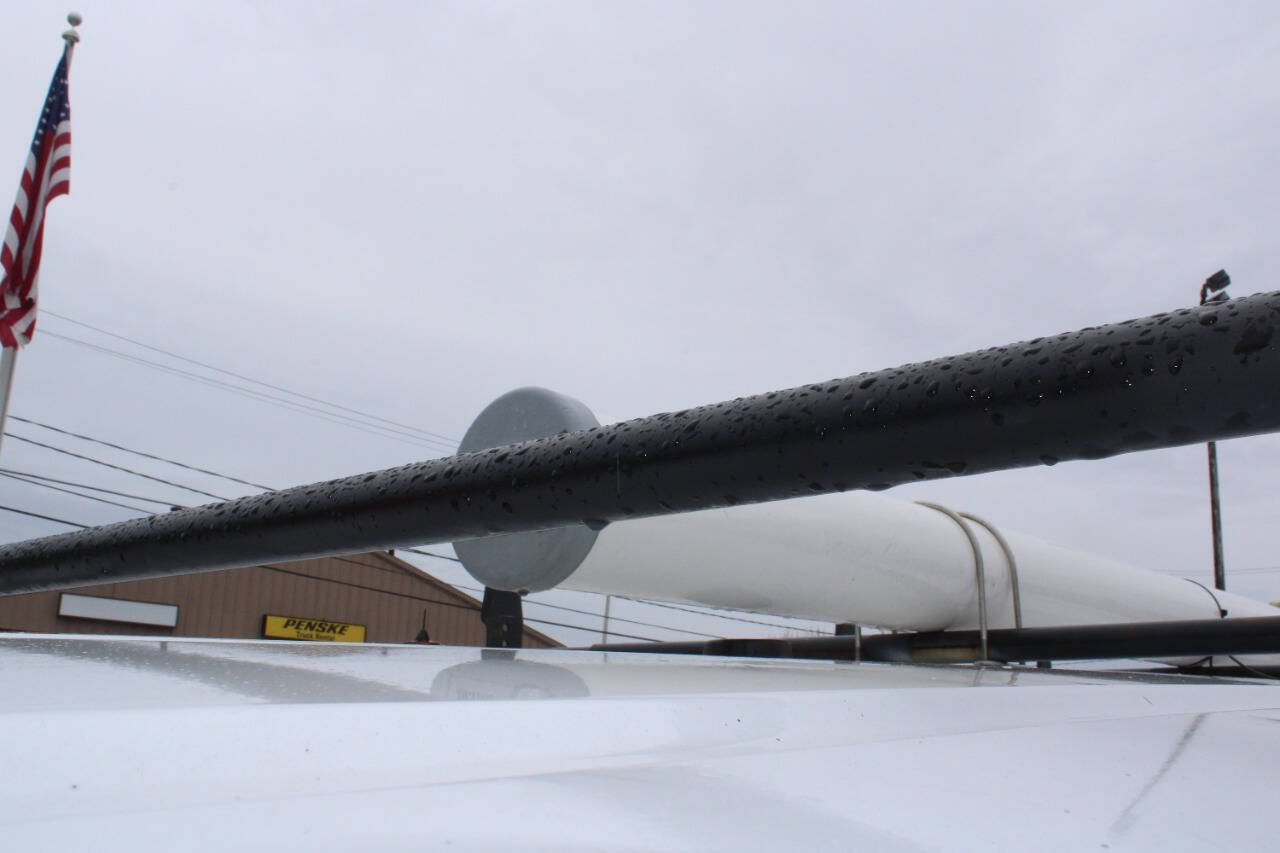 Used 2003 Ford E-350 and Econoline 350 XL RWD image 5