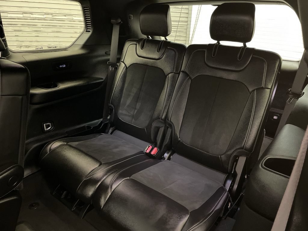 Certified 2025 Jeep Grand Cherokee L Altitude AWD/4WD image 19