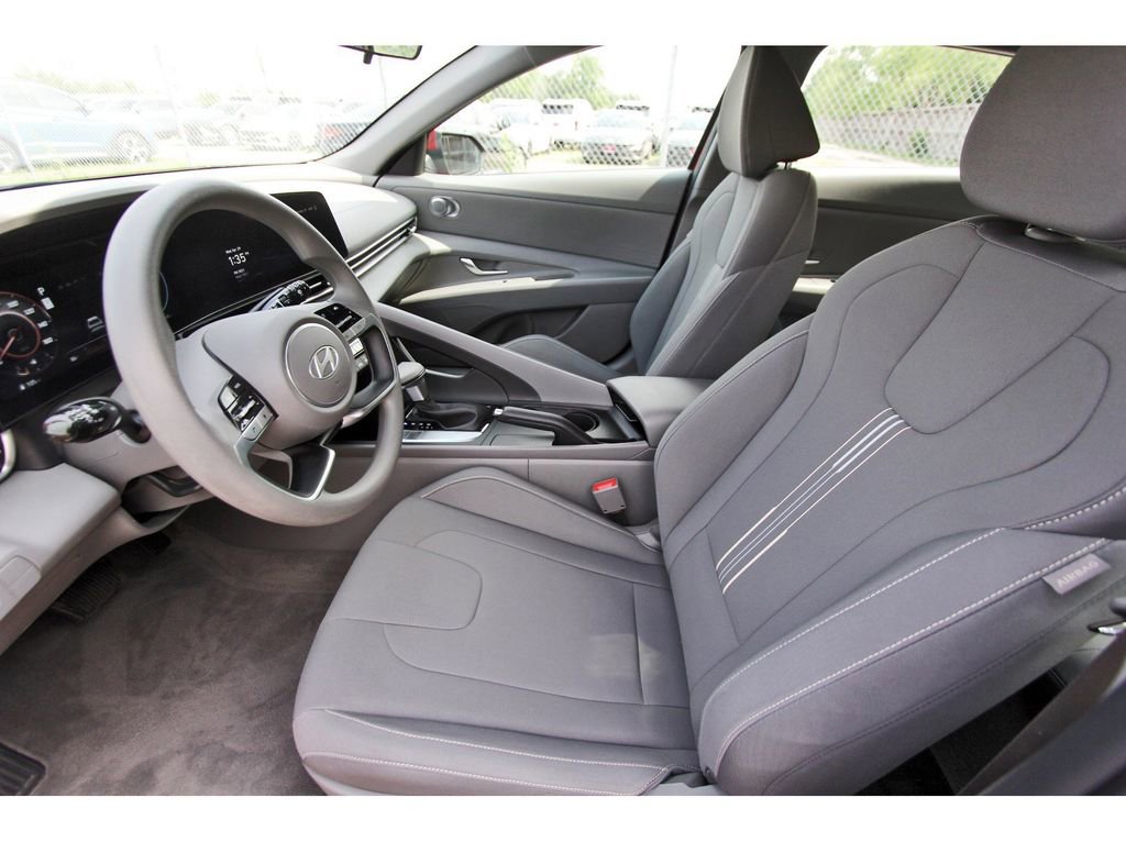 Used 2024 Hyundai Elantra SEL FWD image 15