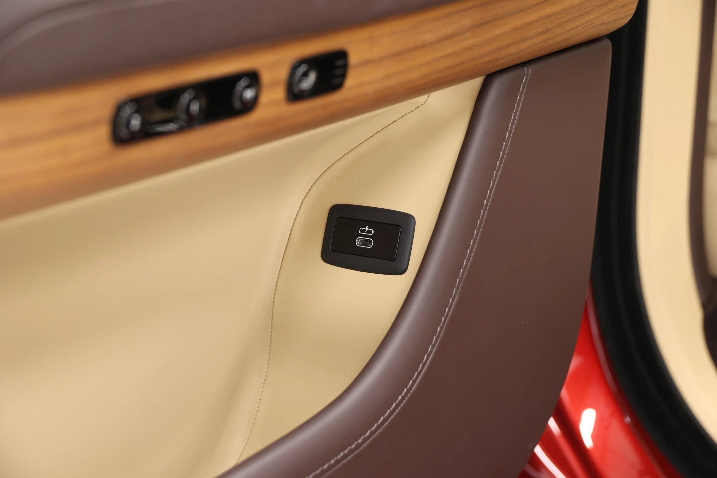 Used 2022 Rolls-Royce Ghost w/ Ghost Package image 91