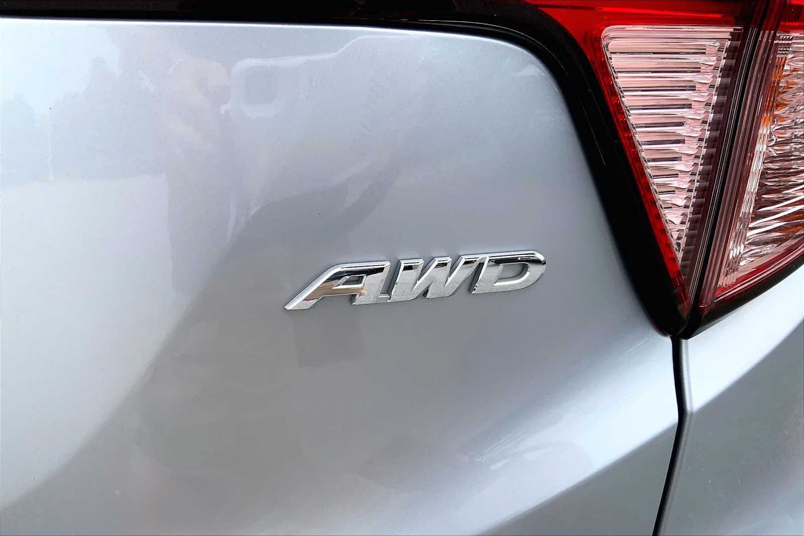 Used 2017 Honda HR-V EX image 10