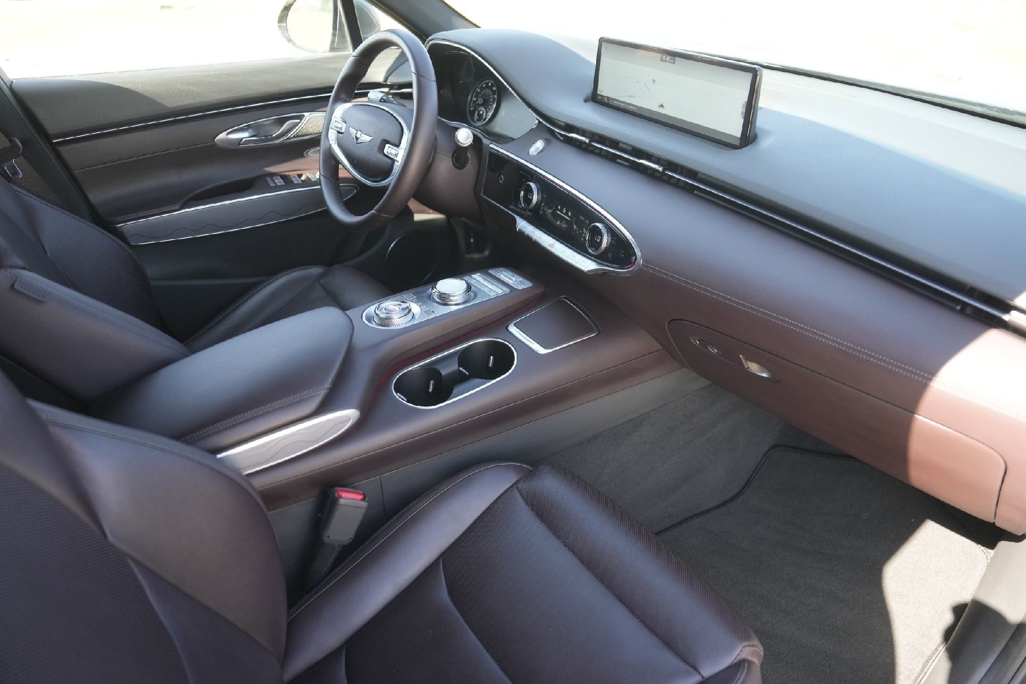 Used 2022 Genesis GV70 2.5T w/ Advanced Package image 21