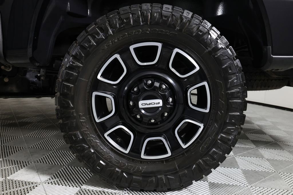 Used 2025 Ford F250 Platinum w/ FX4 Off-Road Package image 49